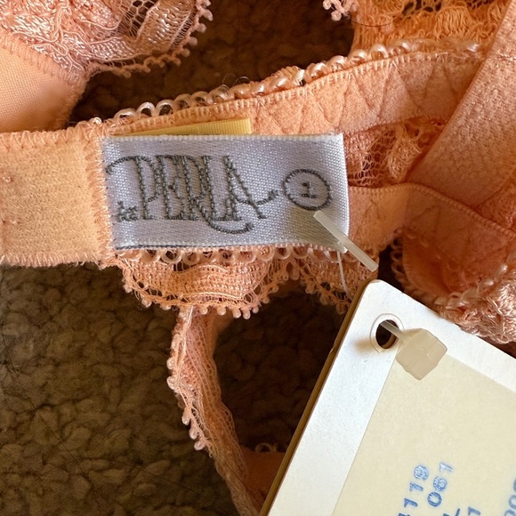 La Perla Bra 32A Underwire, Coral, Lace No padding, Italy size 1 - Picture 7 of 8